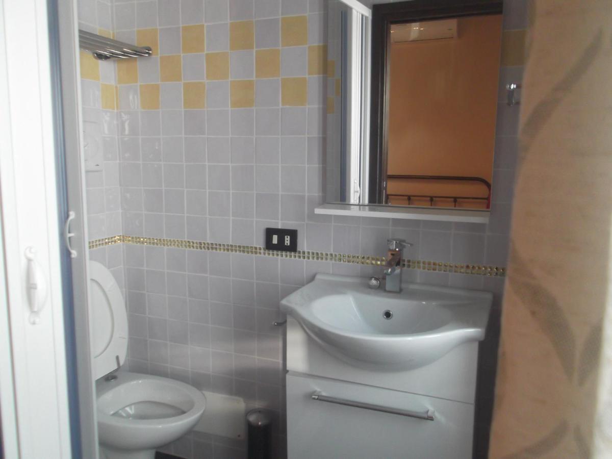 Perla Del Mare Bed & Breakfast Bari Bagian luar foto